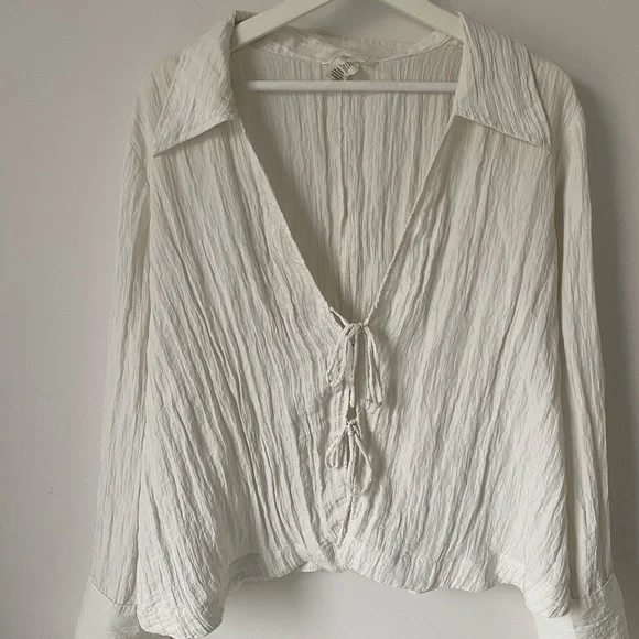 COPY - H&M blouse - Picture 1 of 3
